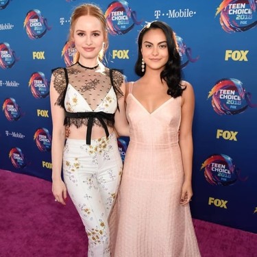 No te pierdas ni un solo look de los Teen Choice Awards 2018: la alfombra roja al completo  
