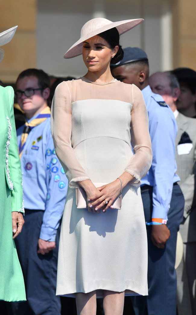 meghan markle look estilismo outfit