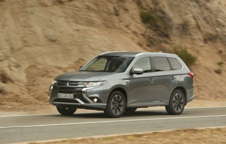 Grandes cambios para el Outlander manteniendo una versión por debajo de 30.000 euros