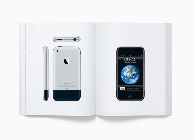 libro designed by Apple in california subasta