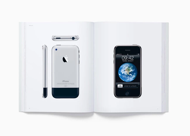 libro designed by Apple in california subasta