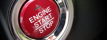 Me baje del coche con la lleva en el bolsillo y el coche siguió funcionando. Por muy raro que parezca se puede seguir conduciendo