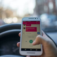 La DGT multa a más de 2.800 conductores por utilizar el móvil conduciendo en solo una semana