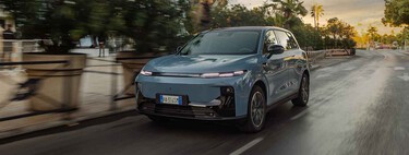 Probamos el Leapmotor B10: el SUV eléctrico chino de Stellantis es un smartphone con ruedas que me ha sorprendido porque gasta aún menos de lo que promete