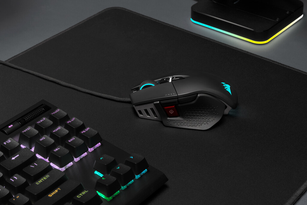 Corsair M65 RGB Ultra: el nuevo ratón gaming de Corsair que podemos inclinar para recargar 