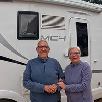 "La libertad, el poder disfrutar de los años que nos quedan". Maribel y Vicente cambiaron un segundo sin ascensor por una autocaravana. Ahora viven mejor y gastan menos