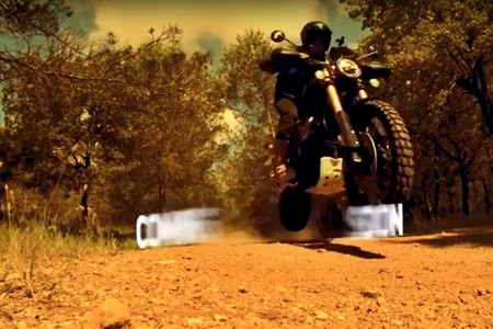 La Triumph Scrambler 1200 deja intuir el lado más gamberro de las Bonneville antes de su llegada en 2019