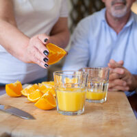Los nutriólogos coinciden: "Tomar jugo de naranja por las mañanas no es tan saludable como piensas" 