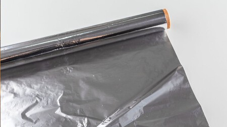 Mate o brilloso: cuál es el lado correcto de usar el papel aluminio, según un experto en alimentos