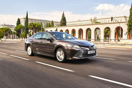 Camry: Llega a España un nuevo Toyota... ¿Nuevo?