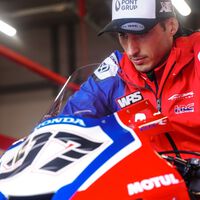 Adiós, Honda. Xavi Vierge está en la pole para quedarse con la Yamaha R1 de Jonathan Rea en Superbikes 