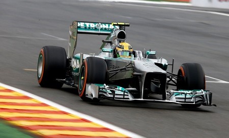 Lewis Hamilton se saca de la manga la pole más emocionante de la temporada