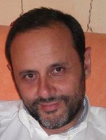 "En la especie humana parir tumbada no es lo habitual". Entrevista al doctor Emilio Santos (III)