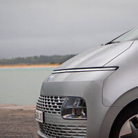 Cómo hacer enfadar a Kim Jong-un: olvidarse de tapar el logotipo de sus archienemigos en los coches de la escolta