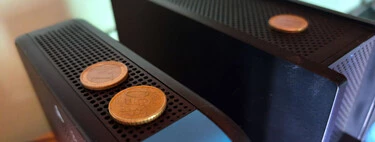 La física tiene claro qué ocurre si ponemos una moneda encima del router. Y no es precisamente mejorar el WiFi 