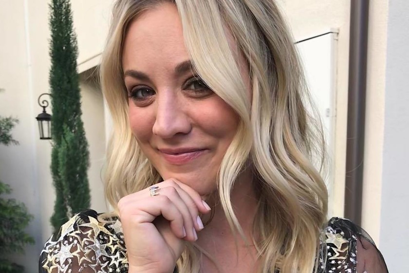 Kaley Cuoco luce el look más misterioso y mágico, porque es temporada