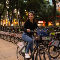 CDMX instalará más de 4,000 pantallas publicitarias en vía pública: el negocio millonario detrás de la expansión de Ecobici