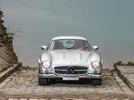 Mercedes 300 SL AMG restomod