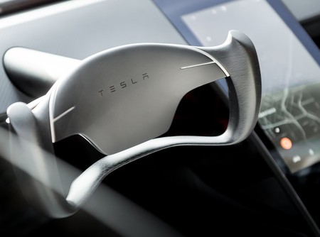 Tesla planea implementar robo taxis autónomos para 2020