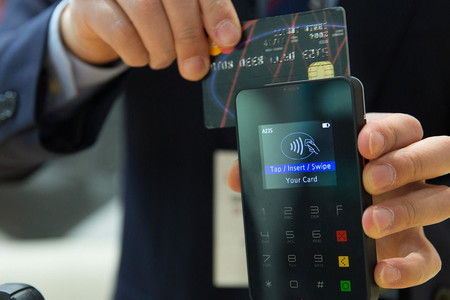 El pago contactless supera al efectivo como medio de pago preferido de los españoles