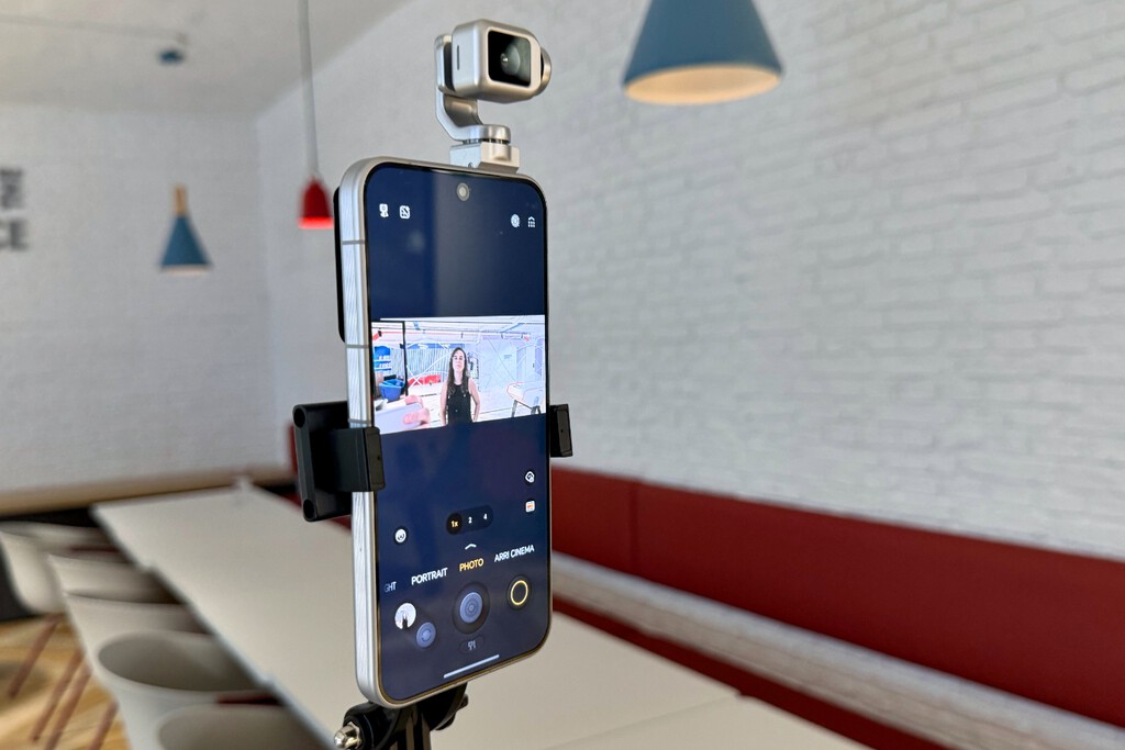 He probado el Honor Robot Phone con su cámara robotizada y estas son las ocho cosas donde más se diferencia del resto