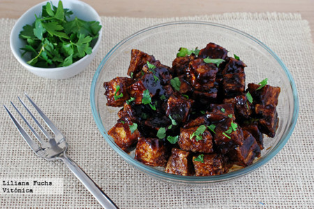 Tofu crujiente al horno con salsa de soja y miel Receta saludable