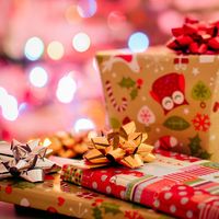 Una bonita historia de Navidad: antes de morir, dejó regalos para la hija de sus vecinos durante los próximos 14 años 