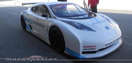 Probamos el Nissan Leaf Nismo RC y copilotamos el Nissan Juke-R con Lucas Ordoñez