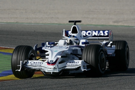 Nick Heidfeld probando el nuevo frontal del BMW