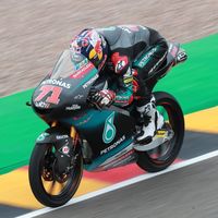 Ayumu Sasaki consigue su primera pole position en Moto3 y Arón Canet queda eliminado en la Q1