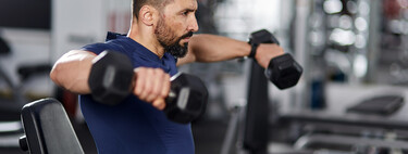 Elevaciones laterales para deltoides: qué hacer para que el ejercicio sea aún mejor 