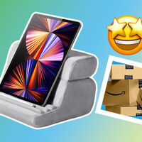 Amazon y UGREEN tienen el accesorio más inesperado para tu celular: un soporte plegable que también es una almohada 