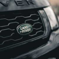 Jaguar Land Rover fue golpeada por un ciberataque. Lo complicado llegó al intentar reactivar sus plantas de producción 