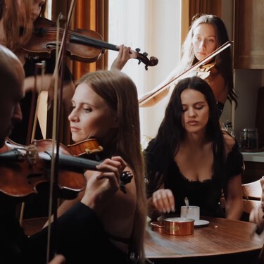 El nuevo disco de Rosalía se ha filtrado dos días antes de su lanzamiento. En realidad, le viene estupendamente