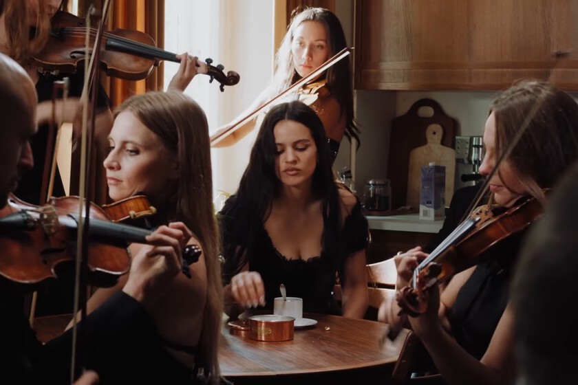 El nuevo disco de Rosalía se ha filtrado dos días antes de su lanzamiento. En realidad, le viene estupendamente