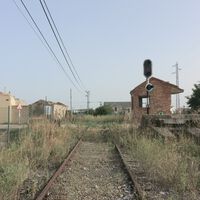 	
León tiene todo un corredor ferroviario completamente abandonado y hay quien quiere recuperarlo con 35.000 traviesas recicladas