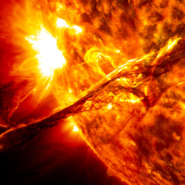 Un agujero donde caben 30 planetas y vientos a 600 kilómetros por segundo: la tormenta solar que nos acaba de impactar 