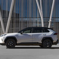 Este híbrido con etiqueta ECO y más de 200 CV es el SUV compacto que menos gasta, y es uno de los más baratos que puedes comprar