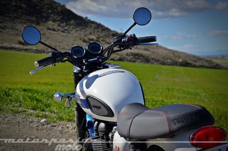 Triumph Bonneville T214 034