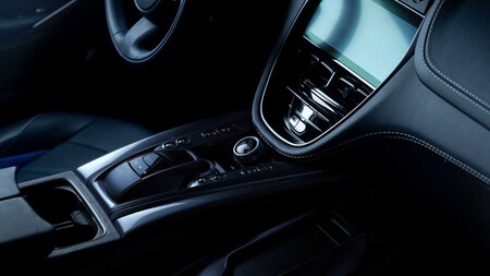 Aston Martin Dbx707 El Suv De Lujo Mas Potente Del Mundo 9