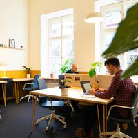 España superará los tres millones de bajas voluntarias: el problema no es que los empleados renuncien, es por qué lo hacen