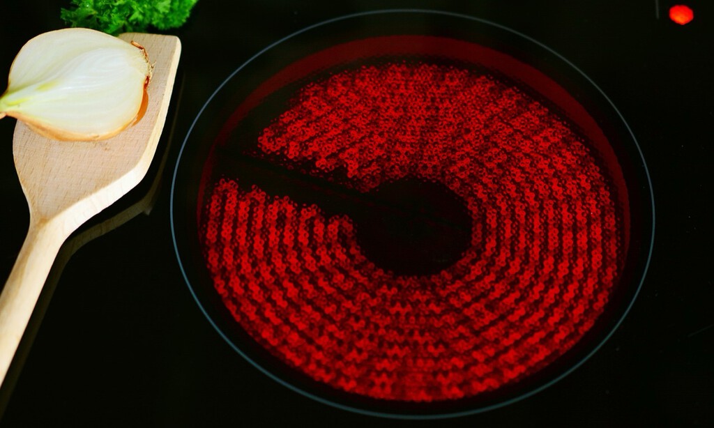 Trucos caseros para dejar tu vitrocerámica Samsung impecable como el primer día 