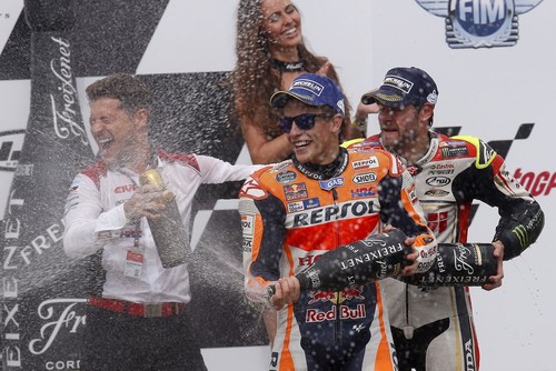 La lluvia arregla la temporada de Honda en MotoGP