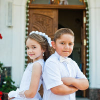 Un niño dona los más de mil euros que recaudó por su comunión para ayudar a adolescentes con cáncer