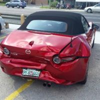 Le destrozan su Mazda MX-5 pocos minutos después de estrenarlo y Mazda le regala uno nuevo