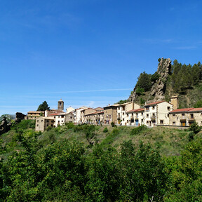El pueblo con encanto de Navarra que está dentro de otra comunidad autónoma por culpa de una deuda medieval  