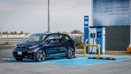 Nissan y BMW agregan a Google Maps sus estaciones de recarga para autos eléctricos en México