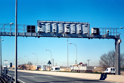 Más radares de tramo: la cara B de que la DGT haya prohibido el margen de 20 km/h para adelantar, según Pere Navarro