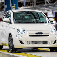 Se não dá para vender carros elétricos pelo preço da BYD, só resta voltar para a gasolina: o fracasso da Stellantis com o Fiat 500e 