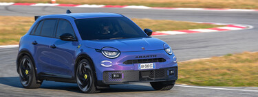 El Abarth más potente de la historia es eléctrico y como un 500e, pero más grande